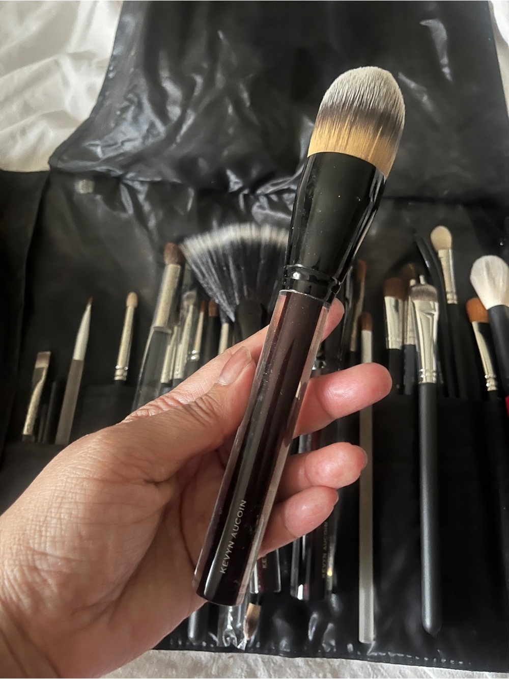 Kevyn Aucoin Foundation Brush *discontinued*